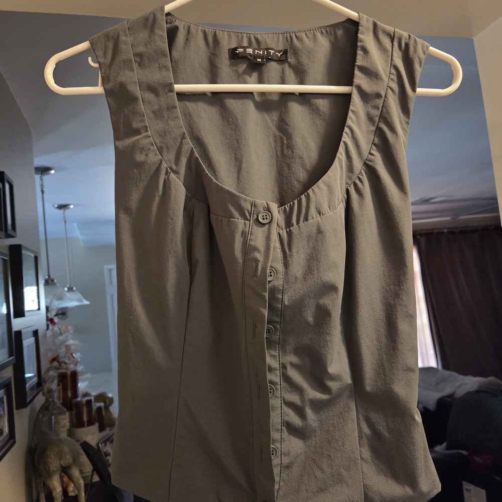 Trinity Women's Gray Button-Down Top